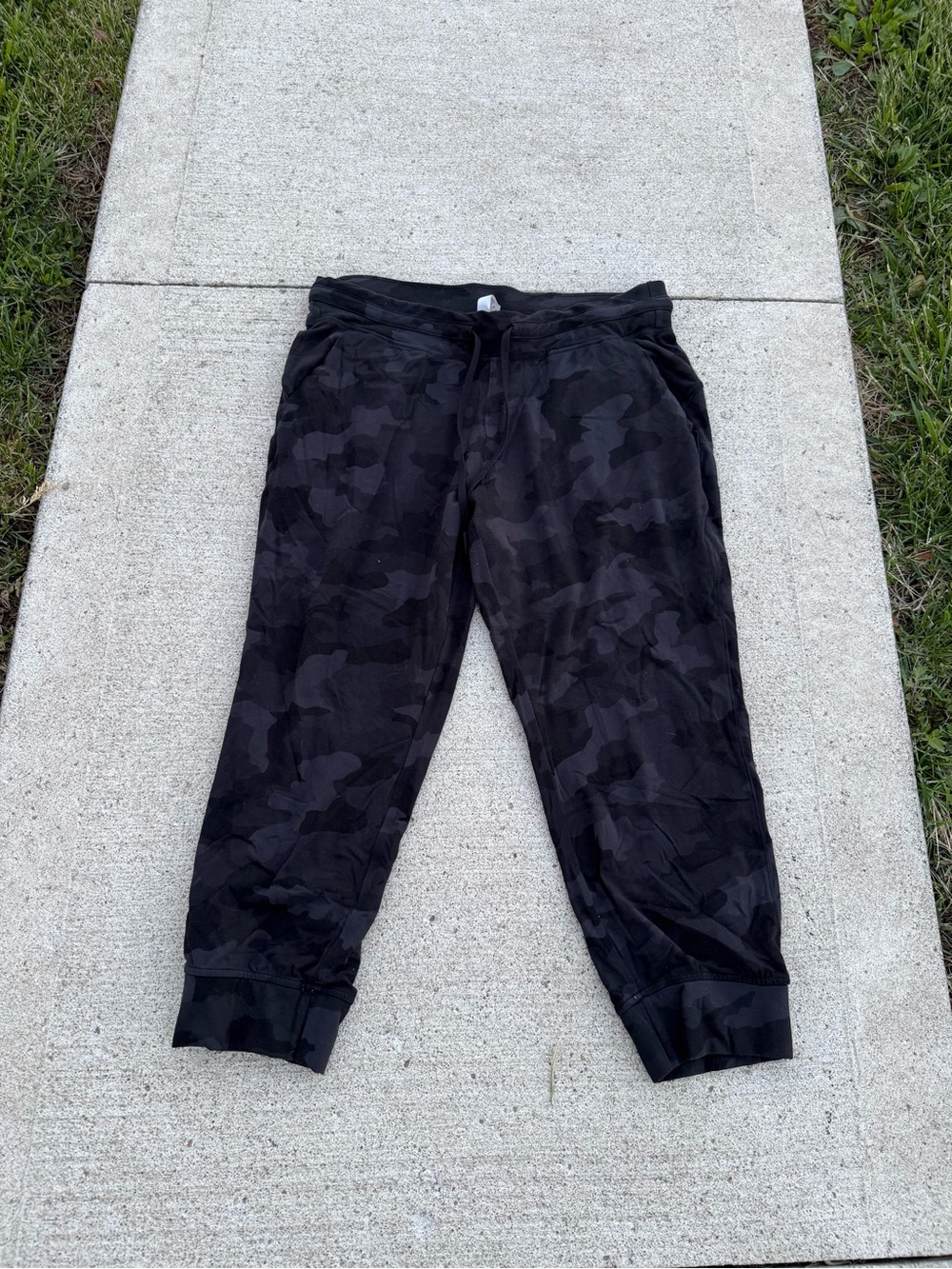 Camo Lululemon Capri Joggers